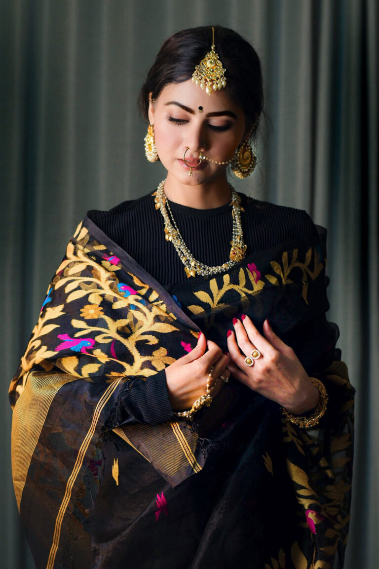 'Madno' - Resham Jamdani - Stunning black jamdani saree